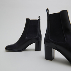Ankle boots with heels and elastics black