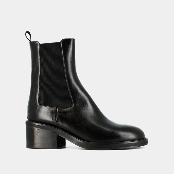 Boots with elastics in black leather | DEMOISELLE