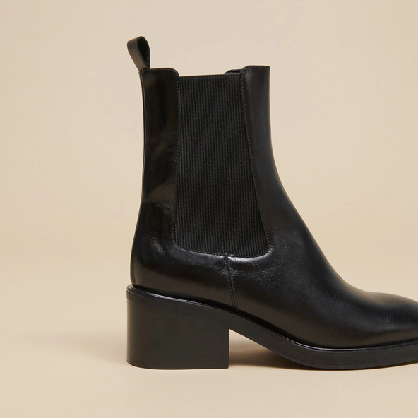 Boots with elastics in black leather | DEMOISELLE