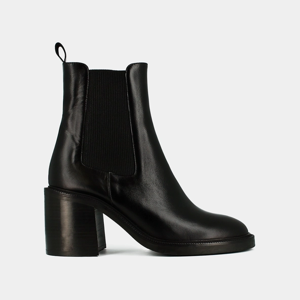 Ankle boots with heels in black leather | DOIGT