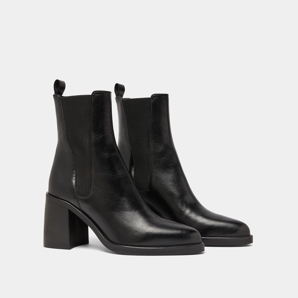 Heeled lowboots with elastics in black leather | DISCO