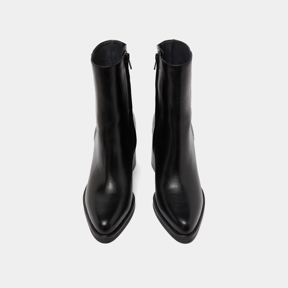 Ankle boots with heels in black leather | DOLOR