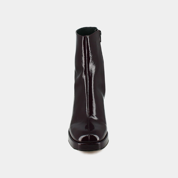 Heeled lowboots in dark purple patent | VORIS