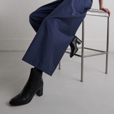 Ankle boots with heels and elastics black