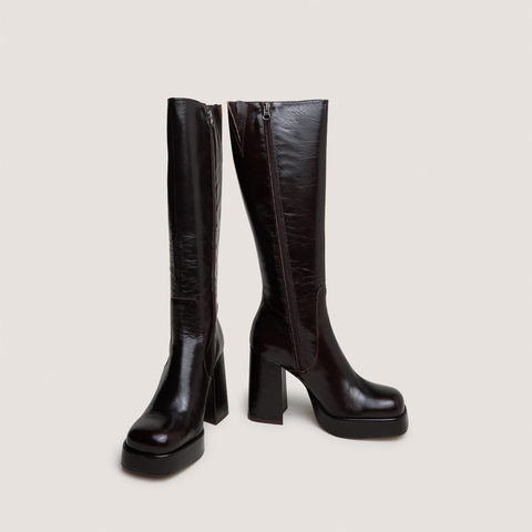 Heeled boots with square-toe dark brown