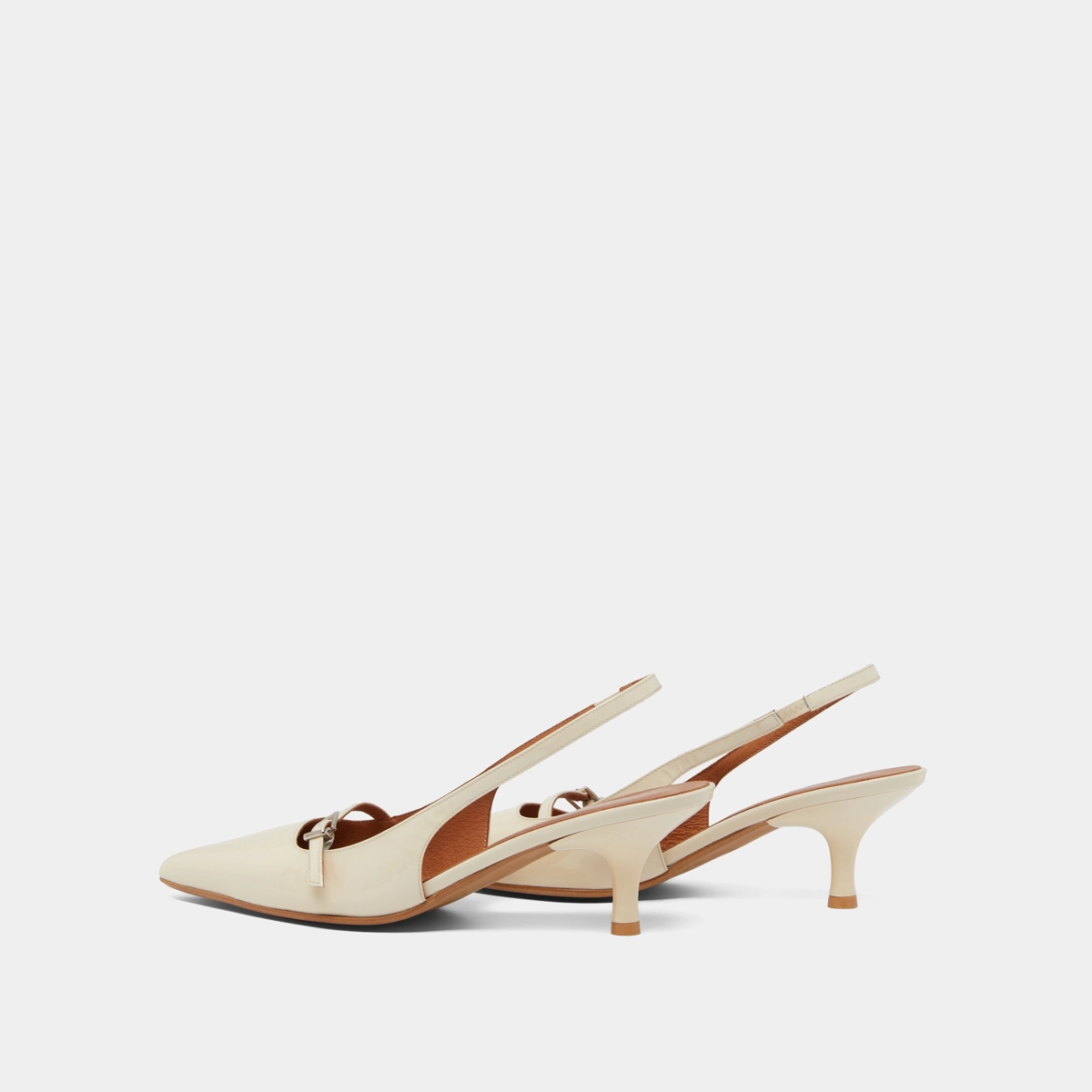 Heeled pumps in ecru patent | DAMOISELLE