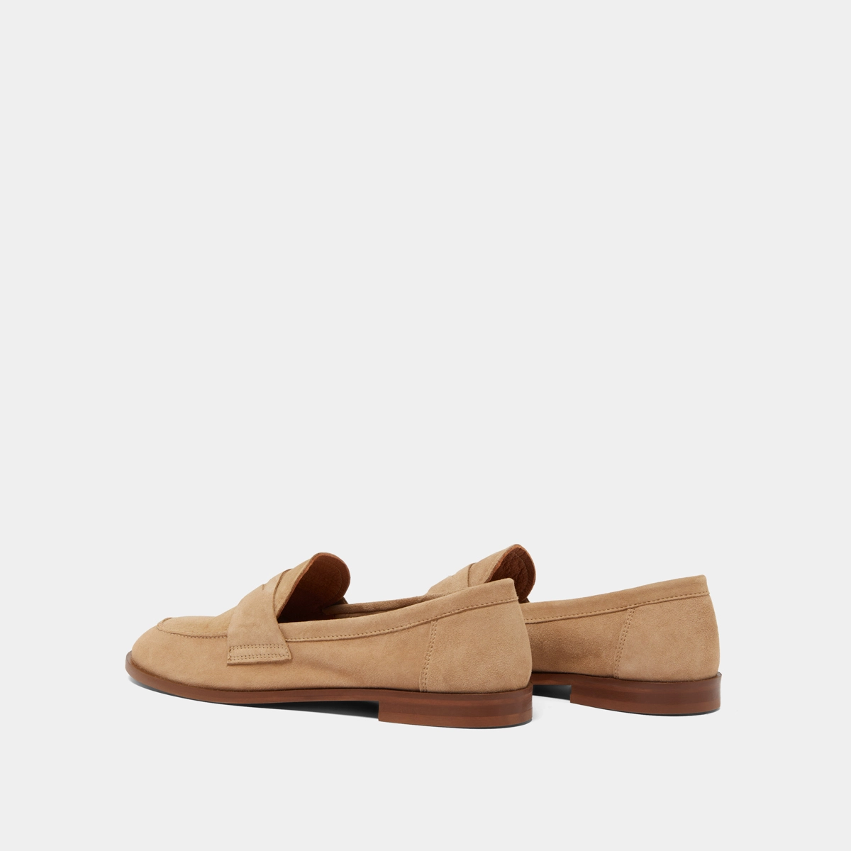 Round-toed loafers in camel velvet | THELMA