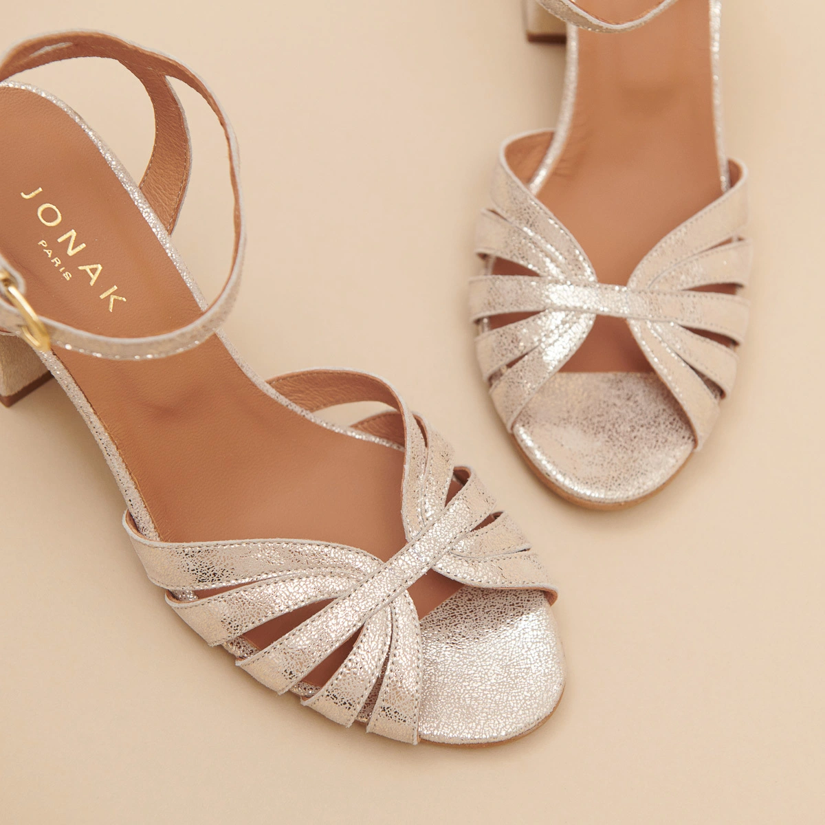 Strappy sandals with open toe in platinum laminated velvet | DEBACQ