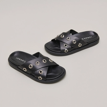 Open-toe mules with silver details in black leather | wyoming
