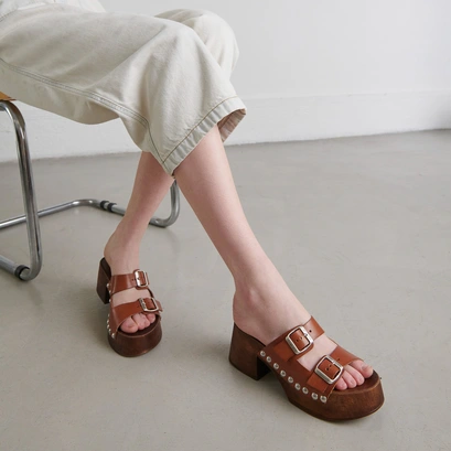 Platform mules with open toes in cognac leather | ELLA