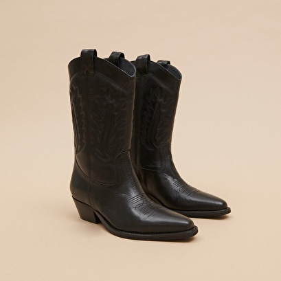 Jonak Women Boots with bevelled heels in black leather