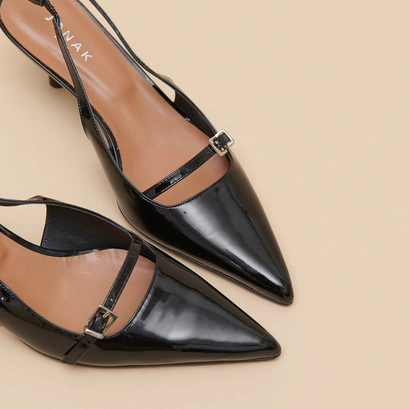 Heeled pumps in black patent | DAMOISELLE