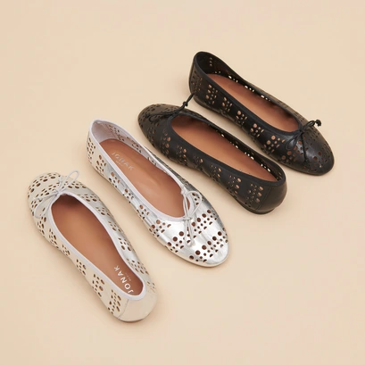 Cut-out ballet flats in black leather | DILANA