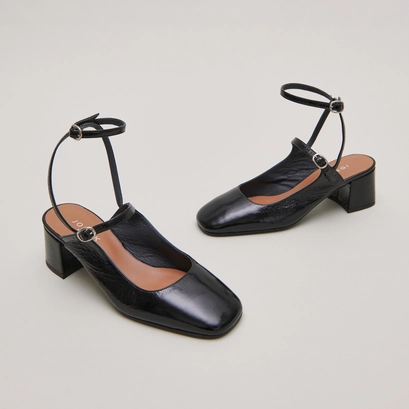 Babies with adjustable buckles in black shiny leather | DARIUS
