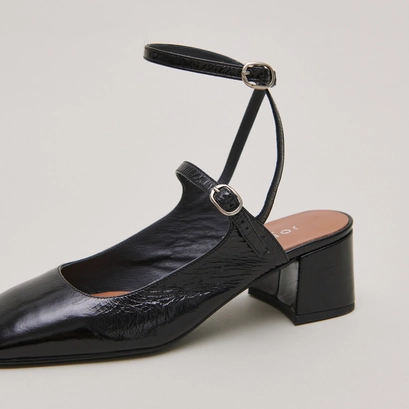 Babies with adjustable buckles in black shiny leather | DARIUS