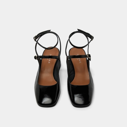 Babies with adjustable buckles in black shiny leather | DARIUS
