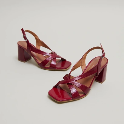 Heeled sandals in carmine red leather shiny leather | vanity