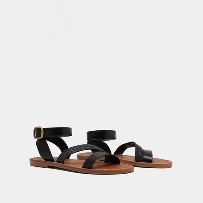 Plagettes with straps in black glazed leather | lausanne
