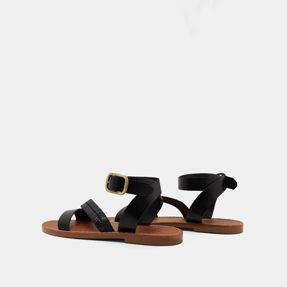 Plagettes with straps in black glazed leather | lausanne