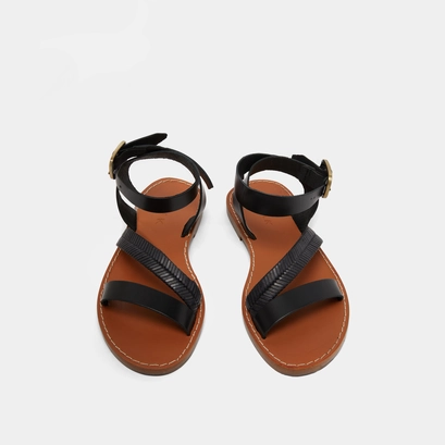 Plagettes with straps in black glazed leather | lausanne