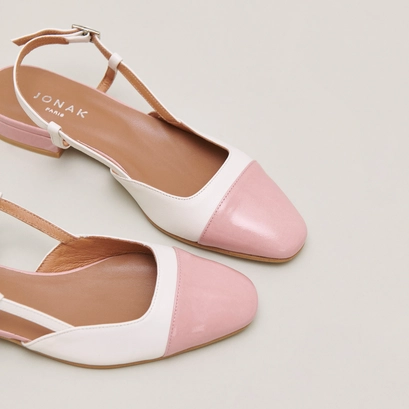 Open back ballet flats in ecru leather and pink pleated patent | DHAPOU