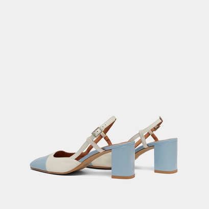 Babies with heels in ecru leather and sky blue patent | DHAPOP