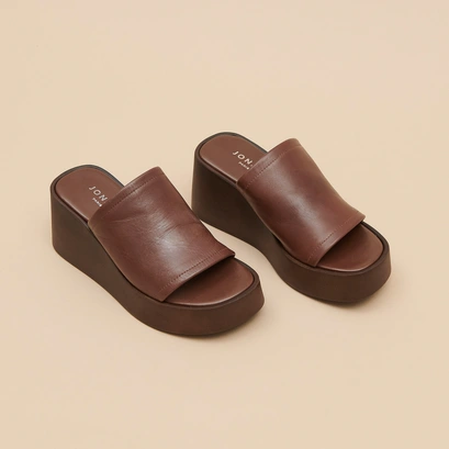 Wedge mules in dark brown leather | EUGENE