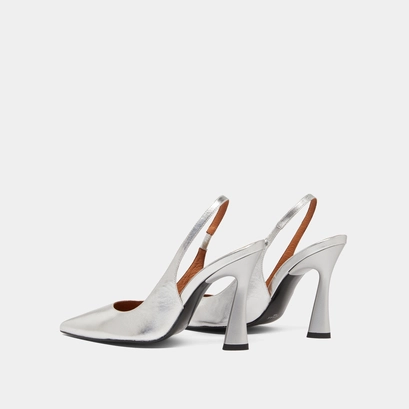 Pointed-toe pumps in silver metallic leather | DRESSY