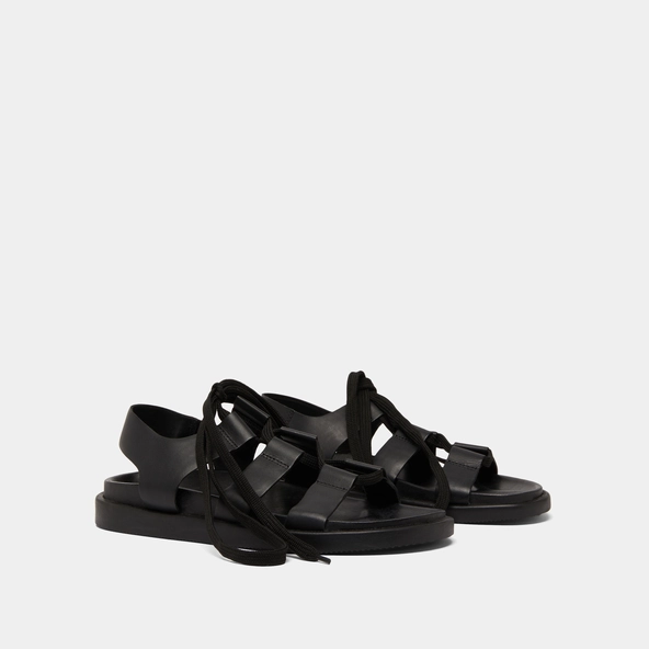 Sandals with multiple straps and laces in black leather | WELLINGTON