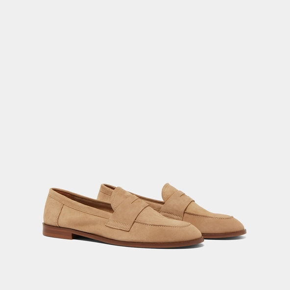 Round-toed loafers in camel velvet | THELMA