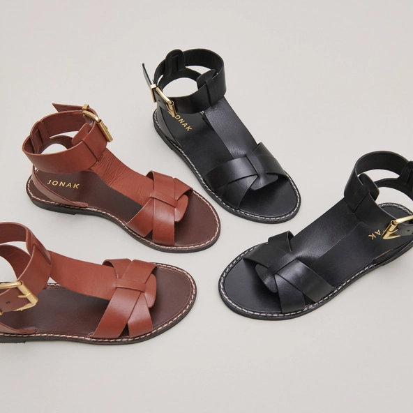 Buckle and strap sandals in cognac leather | WHISPER