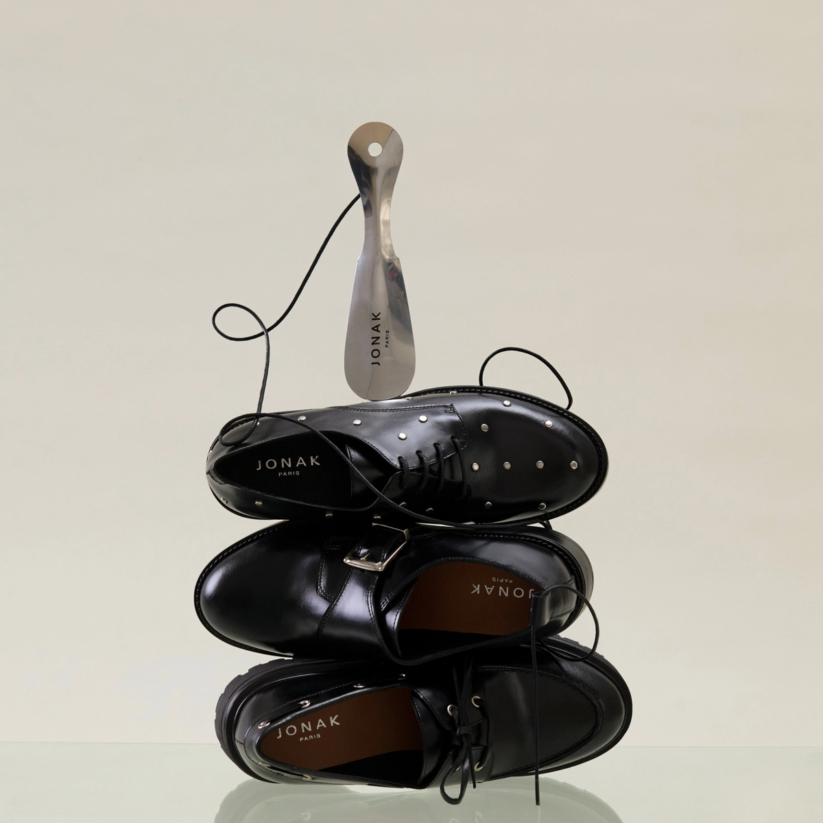 Shoehorn helps you put on your shoes | shoehorn