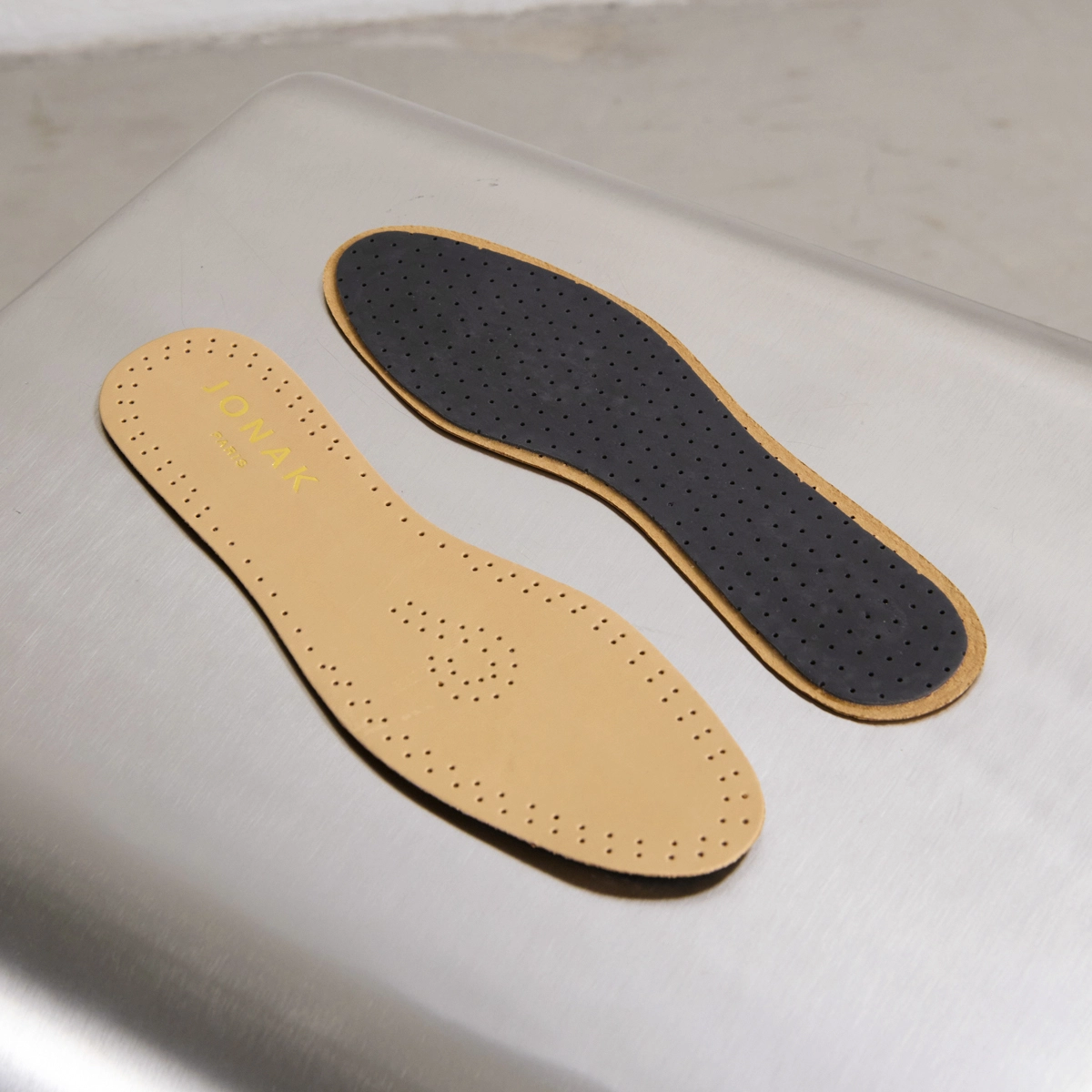 Removale insole adjusts the size | removale insole