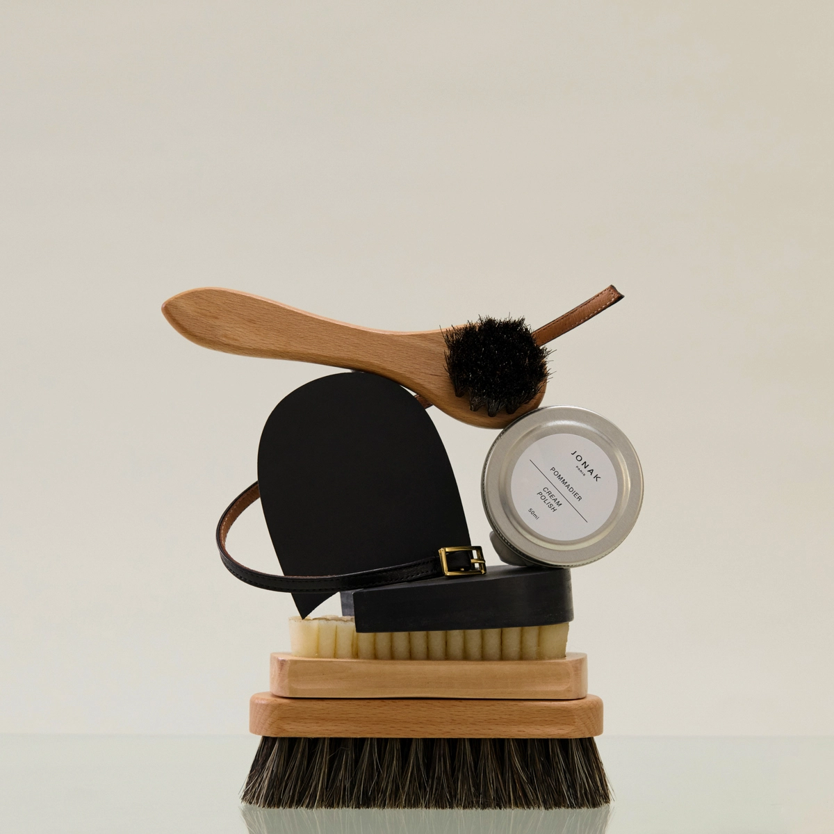 Cream polish moisturizes and revives your leather | cream polish