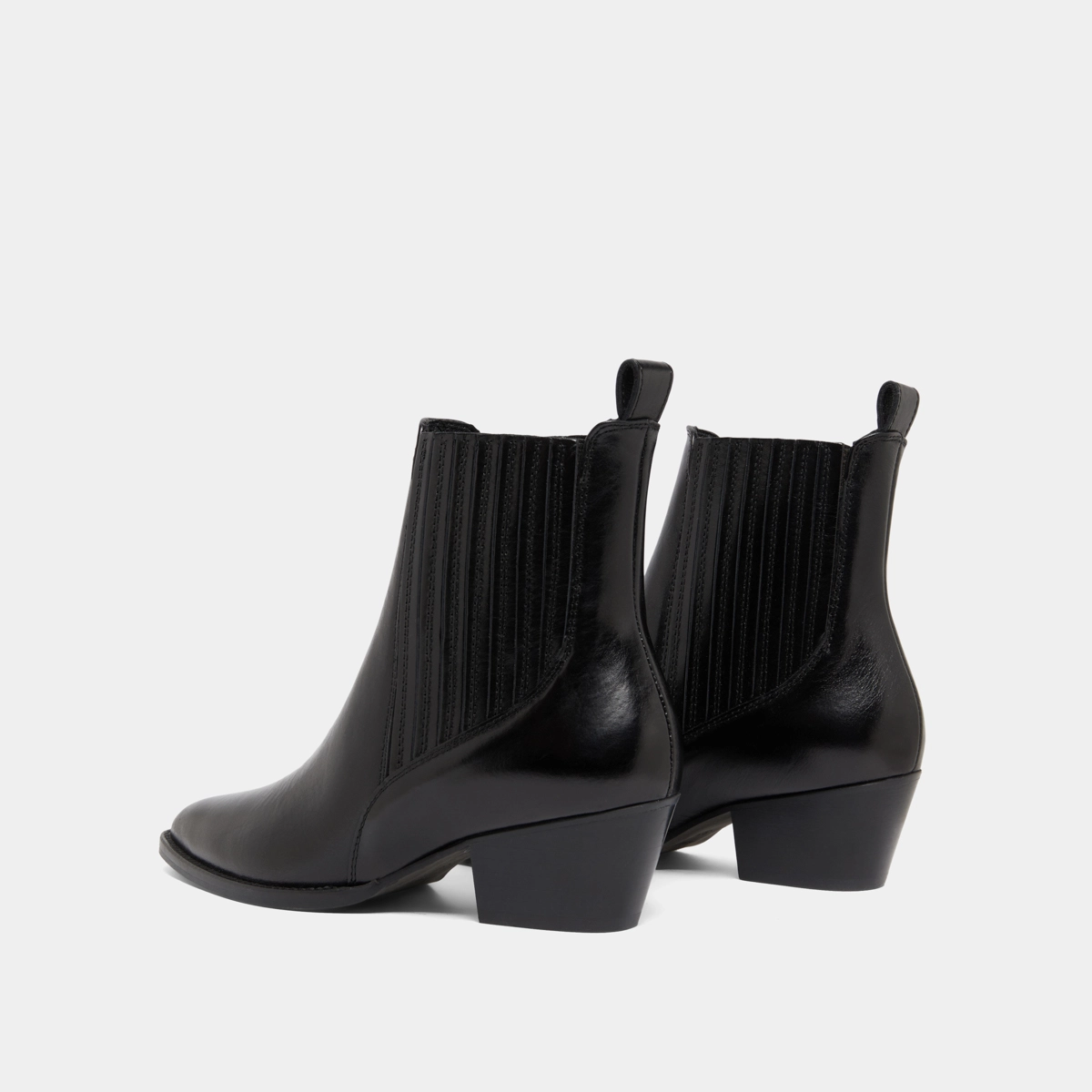 Lowboots with small beveled heels and elastics in black leather | BAILEY