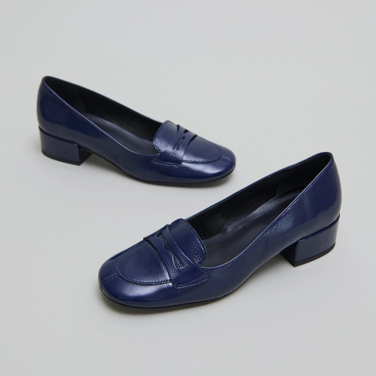 Low-heeled loafers in blue pleated patent | BERNIE