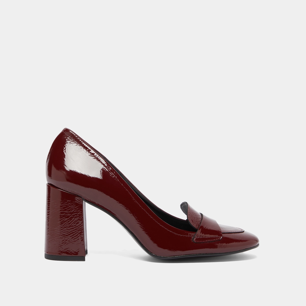 Heeled loafers with square toe in burgundy pleated patent | BISE