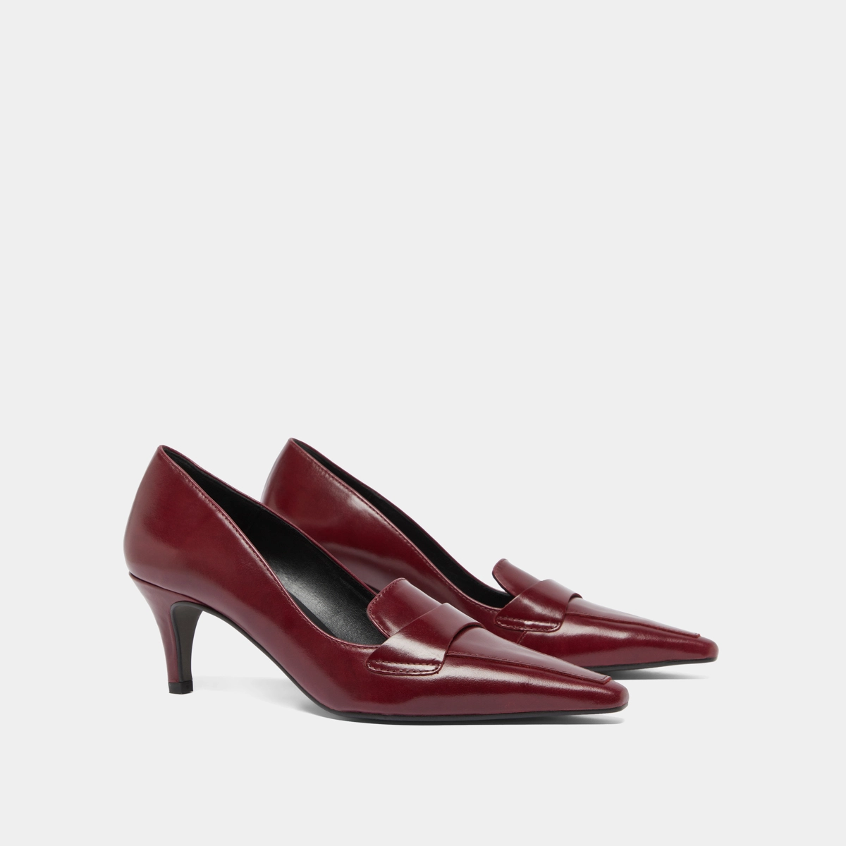 Pumps with wide slit on top in burgundy leather | BLONDIE