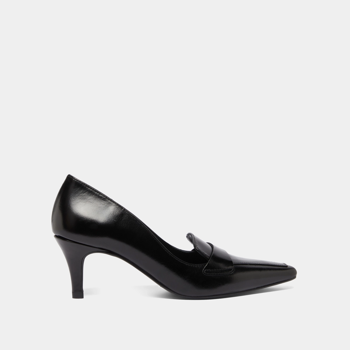 Pumps with wide slit on top in black leather | BLONDIE