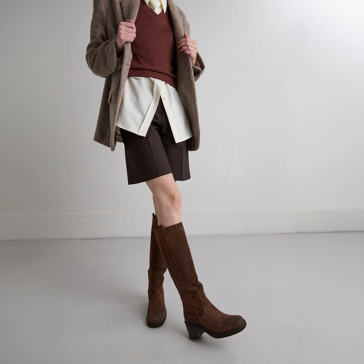 Square-toe ankle boots with elastics in tabac laminated suede | PANACHE