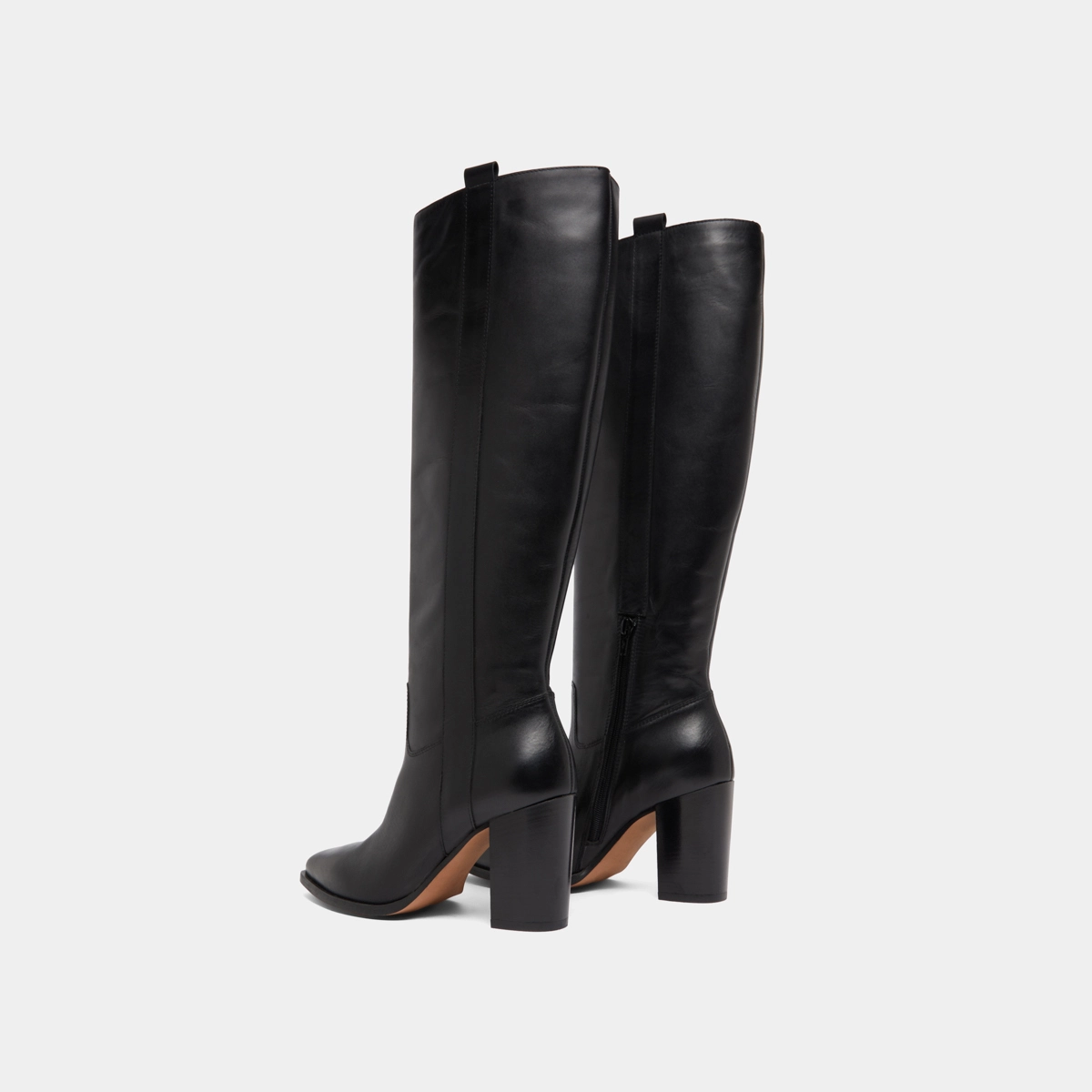 Boots with high heels and pointed toes in black leather | PECHE