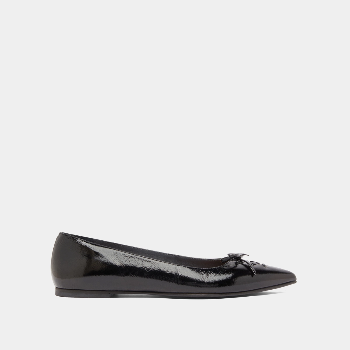 Pointed-toe lace-up ballet flats in black shiny leather | DAMY