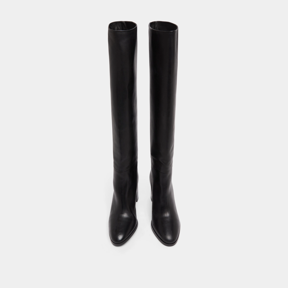 High boots with rounded toes in black leather | VENTURA
