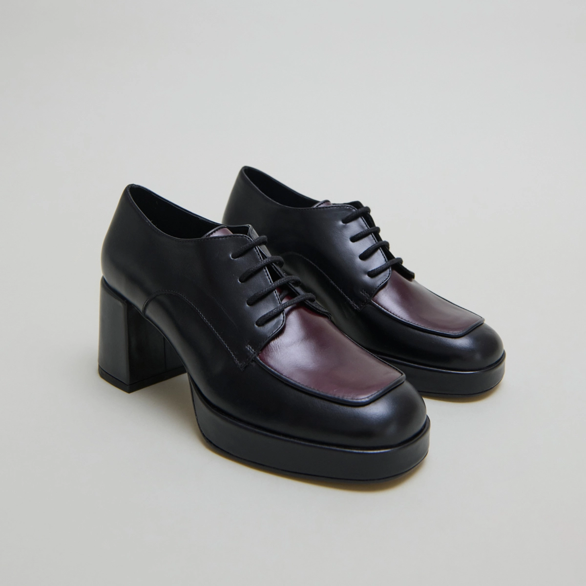 Derbies with heels in black and burgundy leather | VIVALDI