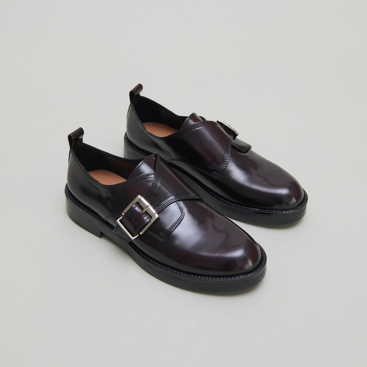 Derbies with adjustable buckles in burgundy patinated leather | ARCHIBALD