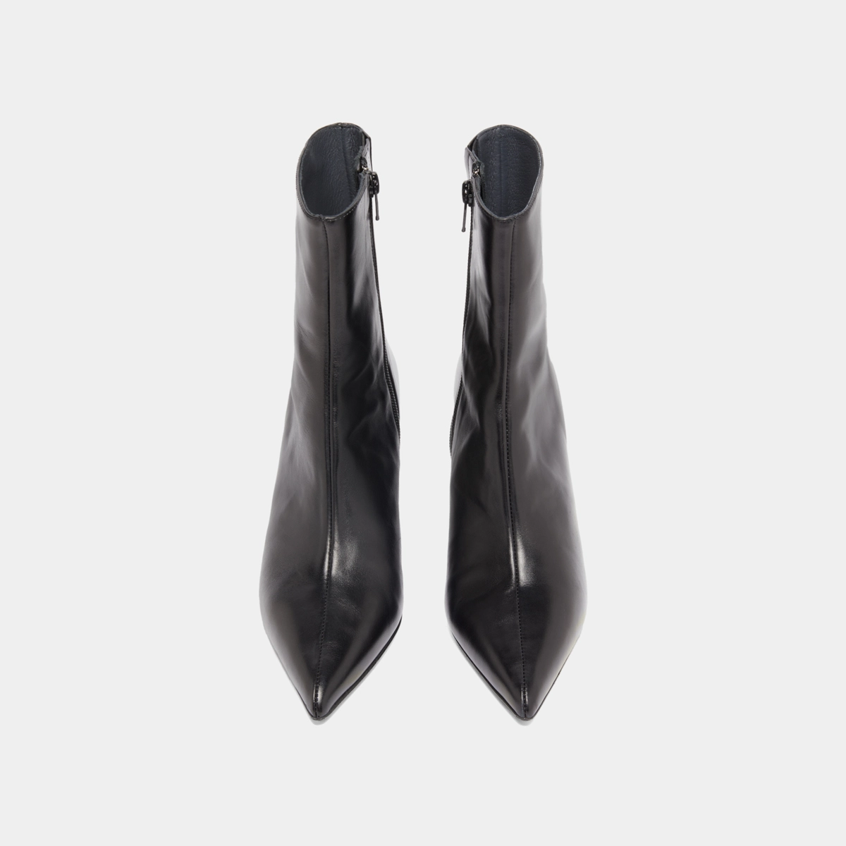 Pointed-toe ankle boots in black leather | DIEM