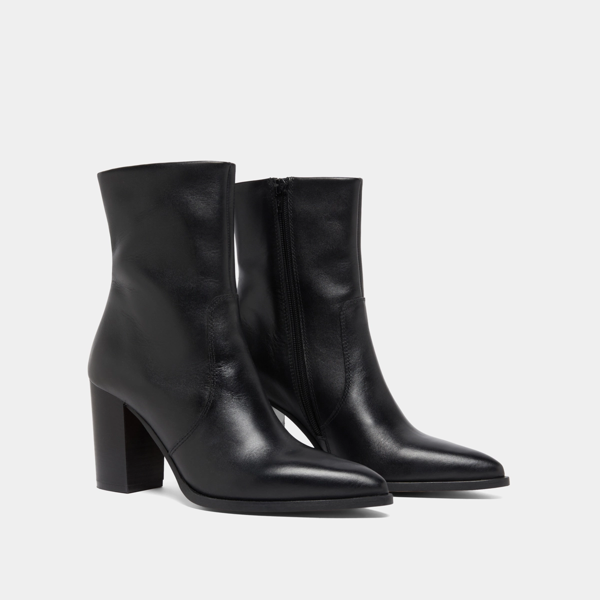 Heeled ankle boots in black leather | PERLE