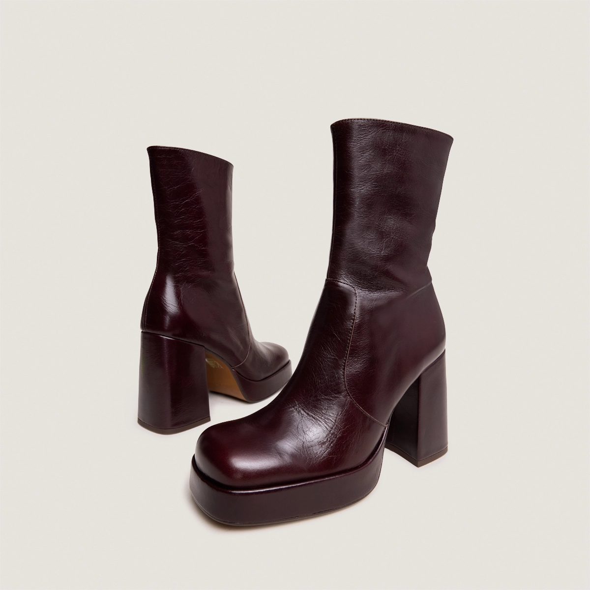 Heeled ankle boots with square toes in chocolate distressed leather | BEN