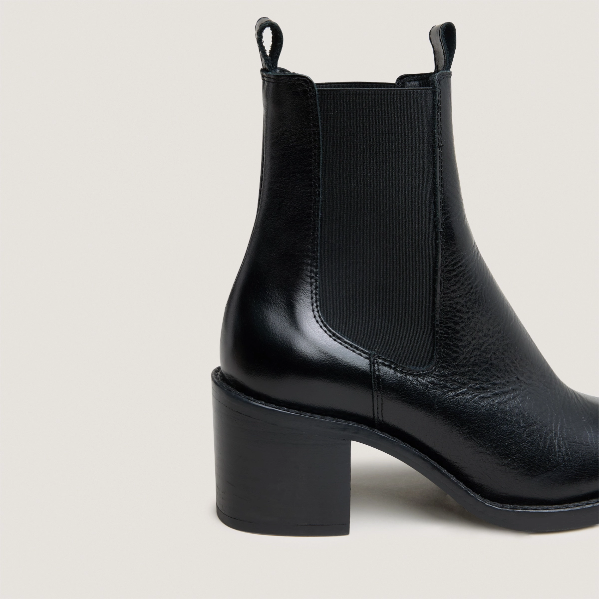 Heeled ankle boots with elastics in black leather | BERTILLE