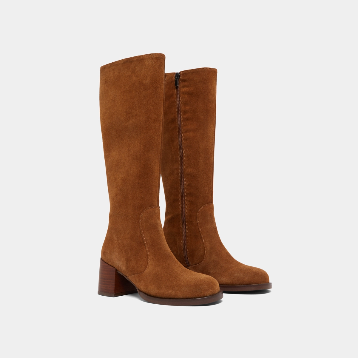 Boots with heels and rounded toes in cognac suede | BIENVENUE